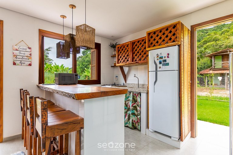 Charmosa casa p/ famílias em Mariscal RJU8301