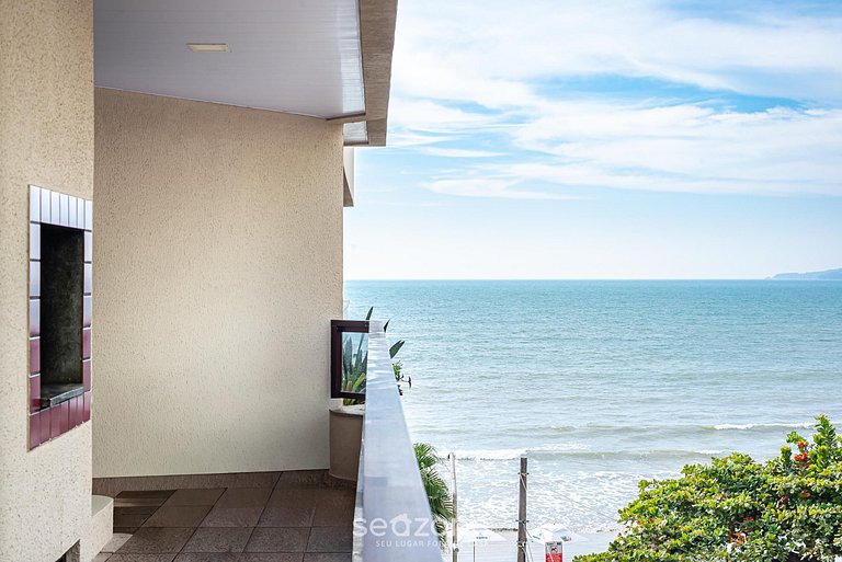 Pie apto en la arena con vista al mar en Meia Praia EVB308