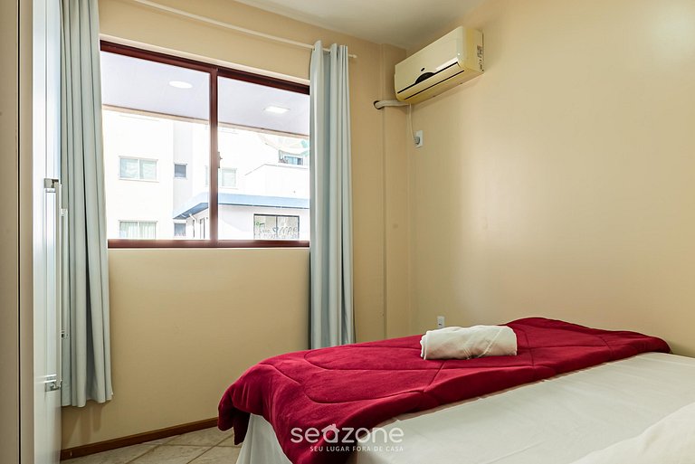 Pie apto en la arena con vista al mar en Meia Praia EVB308