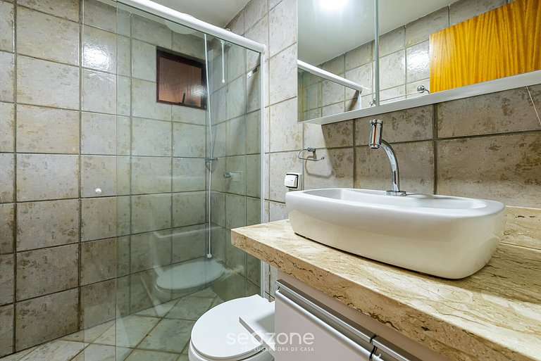 Apto pé na areia vista mar em Meia Praia EVB308