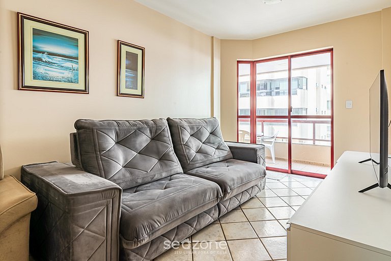 Apto pé na areia vista mar em Meia Praia EVB308