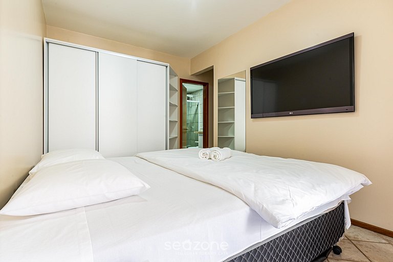 Pie apto en la arena con vista al mar en Meia Praia EVB308