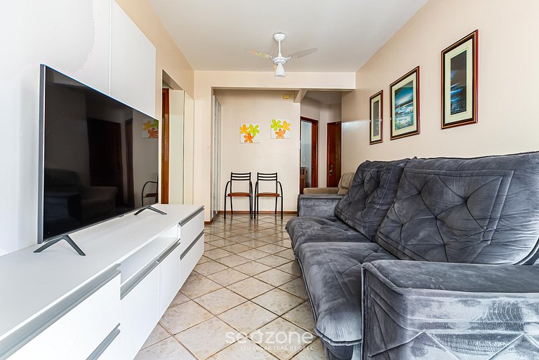 Apto pé na areia vista mar em Meia Praia EVB308