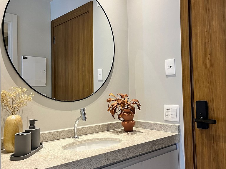 Estúdio em Cond. c/ Piscina LIV0705