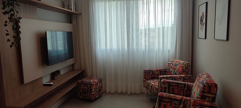 Apto em Cond. c/ Piscina e Academia MCP1104