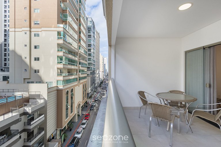 Apto c/ varanda e churrasq. a 550m do Mar LLE0104