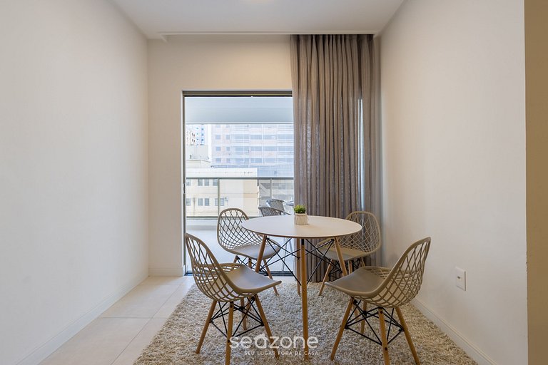 Apto c/ balcón y parrilla a 550 m del mar LLE0104