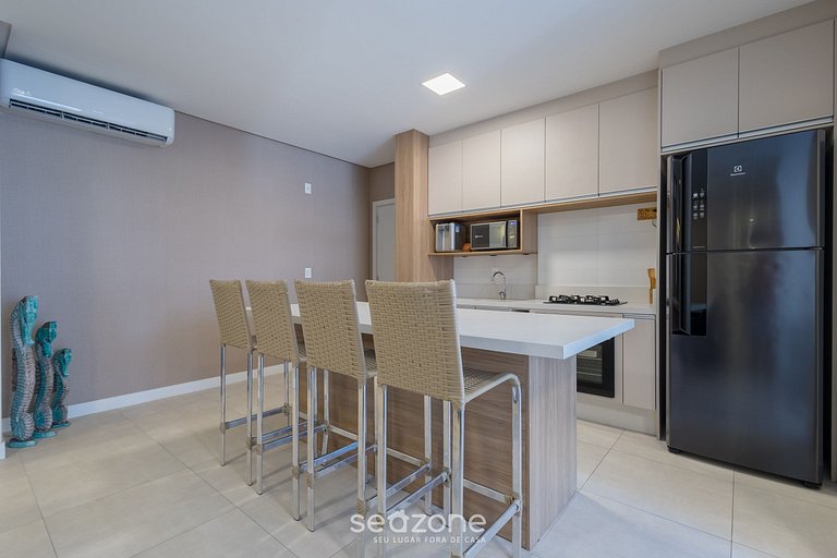 Apto c/ varanda e churrasq. a 550m do Mar LLE0104