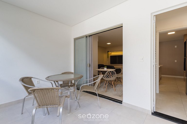 Apto c/ varanda e churrasq. a 550m do Mar LLE0104