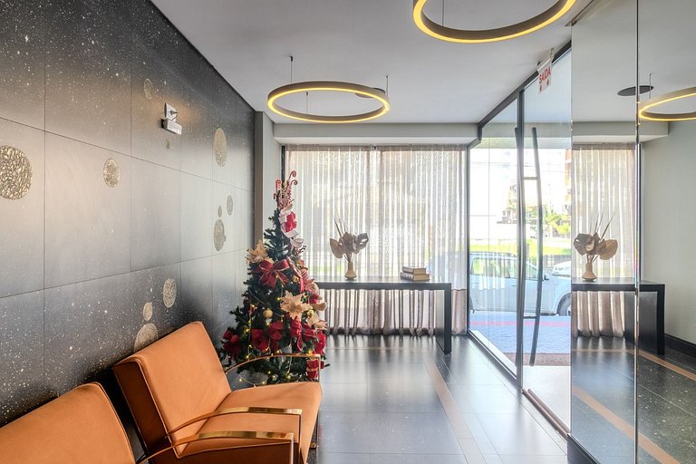 Aptos em condomínio a apenas 550 metros da Praia do Perequê