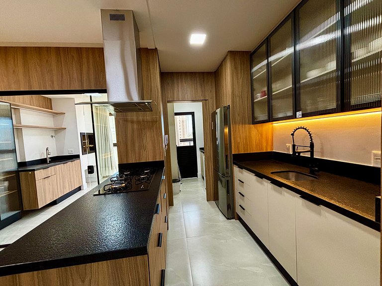 Apto con 3 suites, parrilla y vista al mar DEN1301