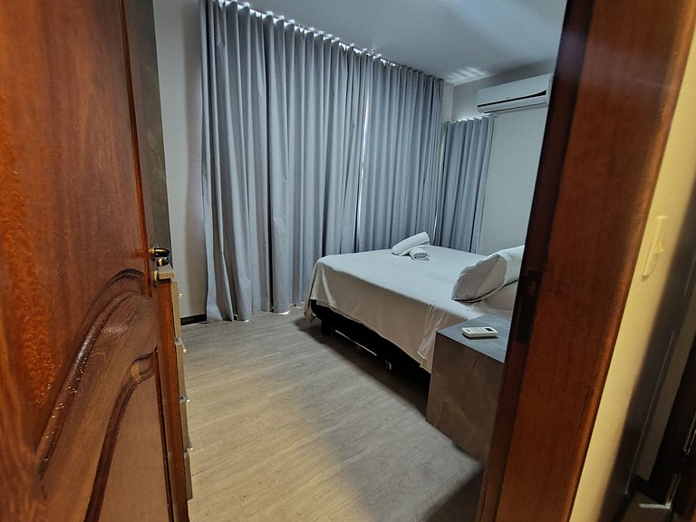 Apto c/ varanda, churrasqueira e vista mar RBV0103