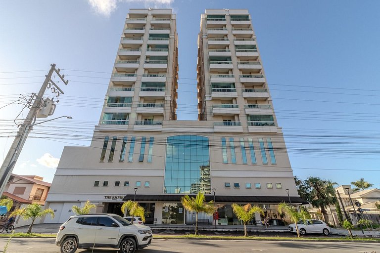 Aptos em condomínio a apenas 550 metros da Praia do Perequê