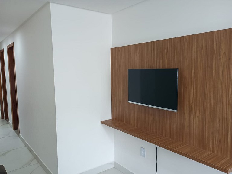 Apto 2 QTs a apenas 270m da Praia do Morro EPU0301