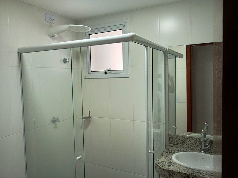 Apto 2 QTs a apenas 270m da Praia do Morro EPU0301