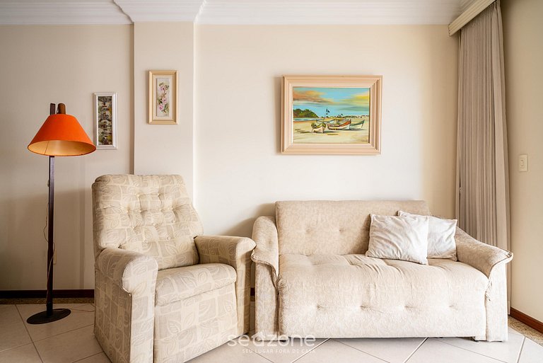 Apto c/varanda e churrasq a 110m do mar ESA901