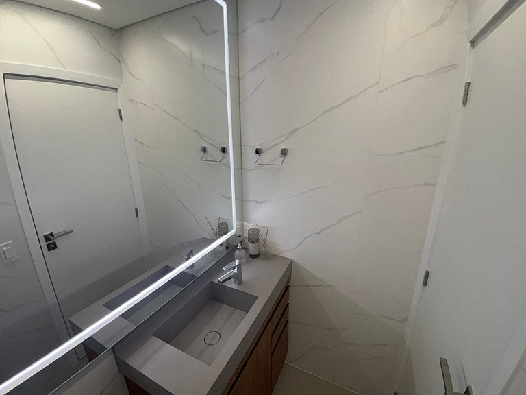 Estudio a 300 m de la Beira-mar Norte MSG0101