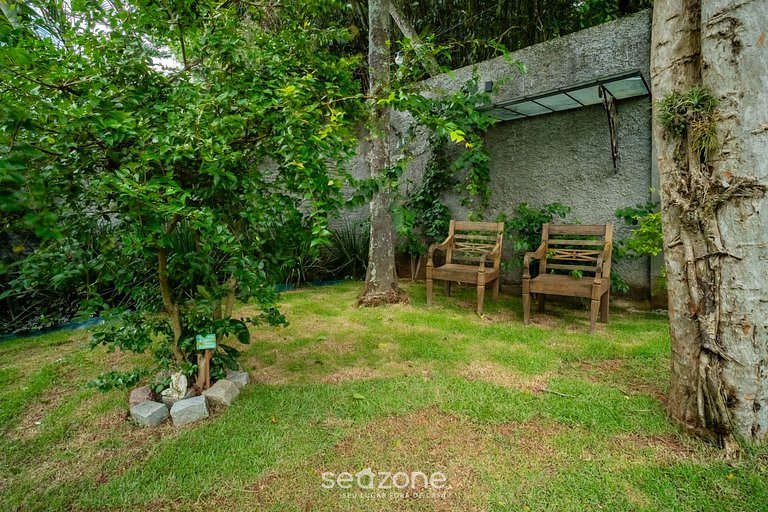 Loft rústico c/ varanda+jardim próx praia NDE0002