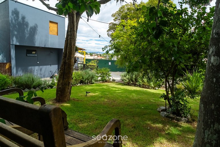 Loft rústico c/ varanda+jardim próx praia NDE0002