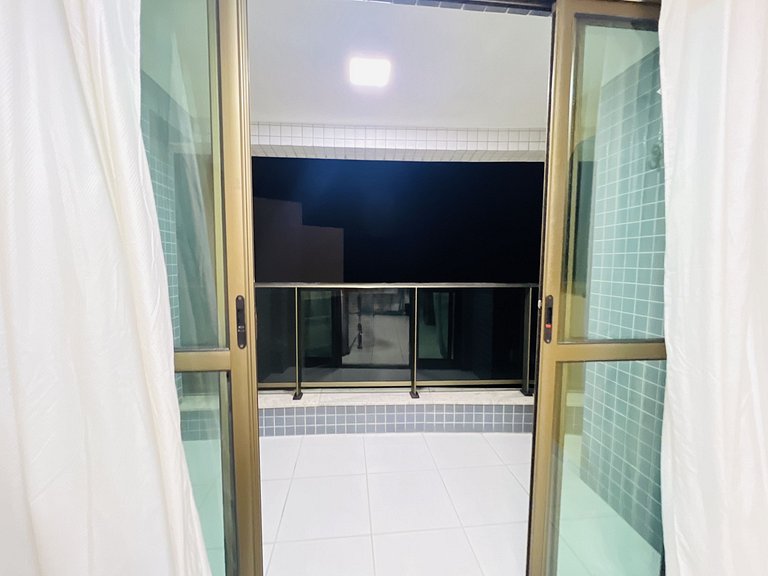 Apto c/ varanda a beira-mar de Boa Viagem CPF0902