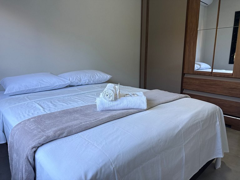 Apto c/ Varanda e Churrasq. nos Ingleses SJS0010