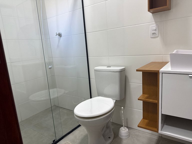 Apto c/ Varanda e Churrasq. nos Ingleses SJS0010