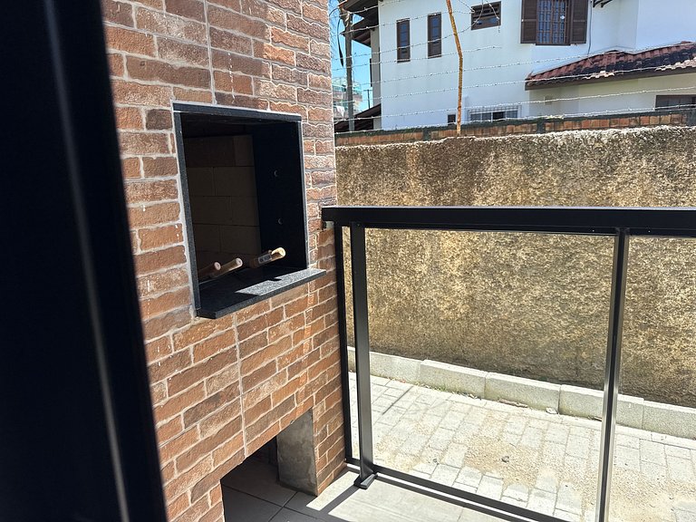 Apto con parrilla privada en Ingleses SJS0007