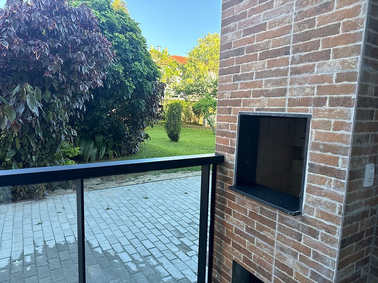 Apto c/ churrasq. gourmet nos Ingleses SJS0008