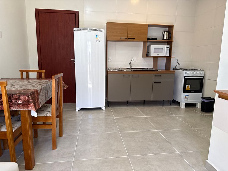 Apto c/ churrasq. e varanda nos Ingleses SJS0009