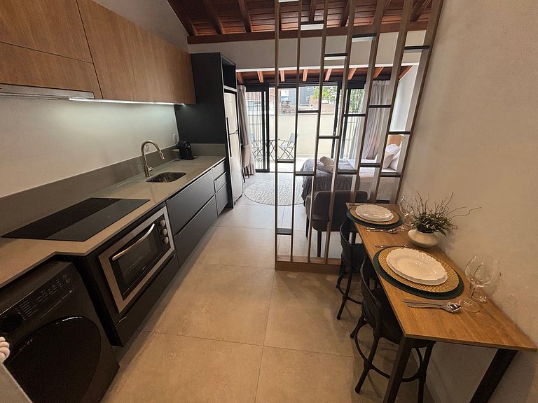 Studio c/ sacada privativa em Floripa CMA0201