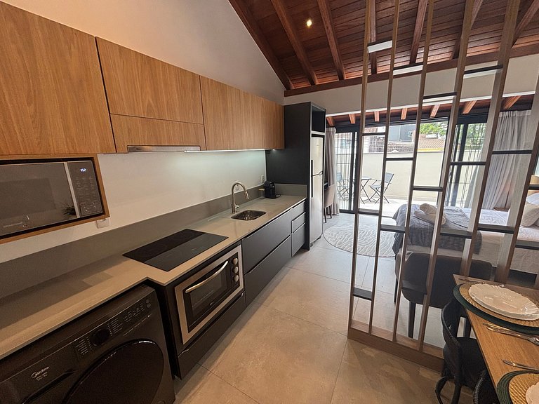 Studio c/ sacada privativa em Floripa CMA0201