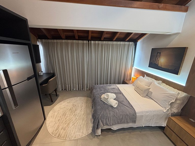 Studio c/ sacada privativa em Floripa CMA0201