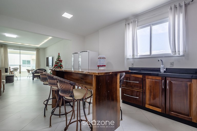 Depto. c/ parrilla a 450 m de la playa SIT1202