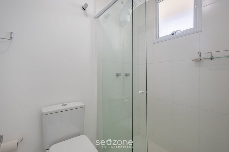 Apto c/ churrasq. e varanda, 450m da Praia SIT1202