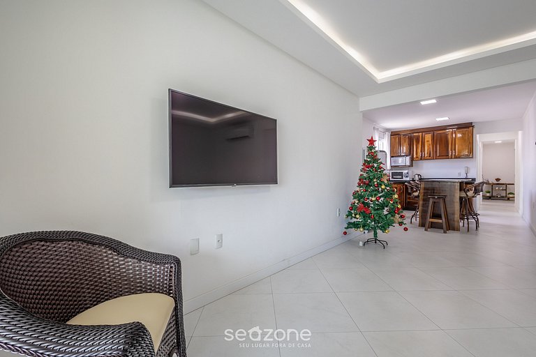 Apto c/ churrasq. e varanda, 450m da Praia SIT1202