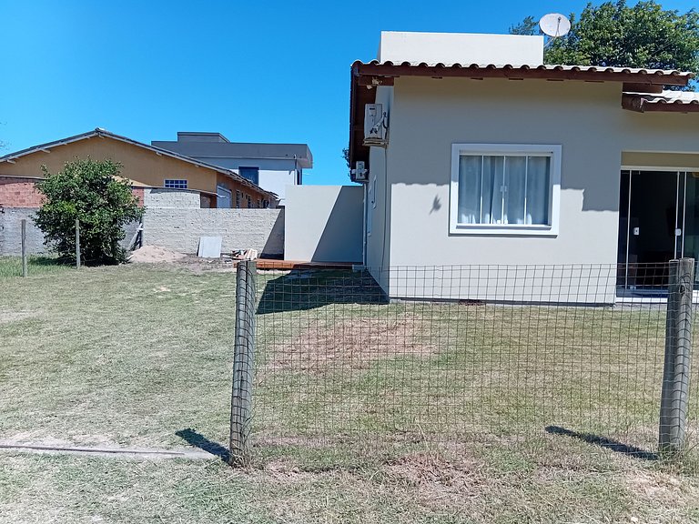 Casa c/ 2 Quartos e Churrasqueira WIL0012