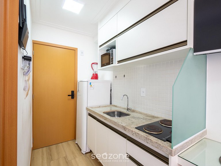 Studio c/ piscina no rooftop, 70m da Praia SMA0113