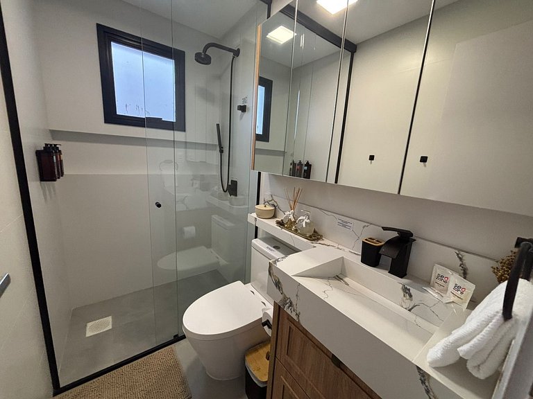 Apto c/churrasq. próx. da Praia em Perequê FEL0502