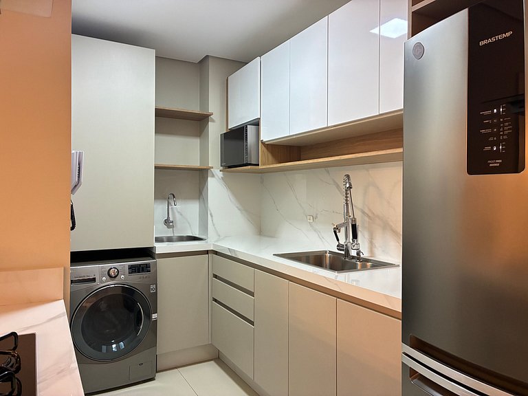 Apt en edif. c/ piscina en Centro-Floripa CJO0202