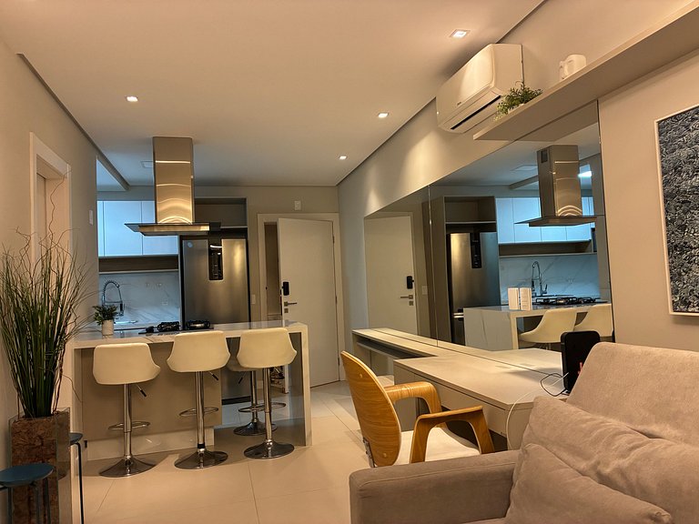 Apt en edif. c/ piscina en Centro-Floripa CJO0202