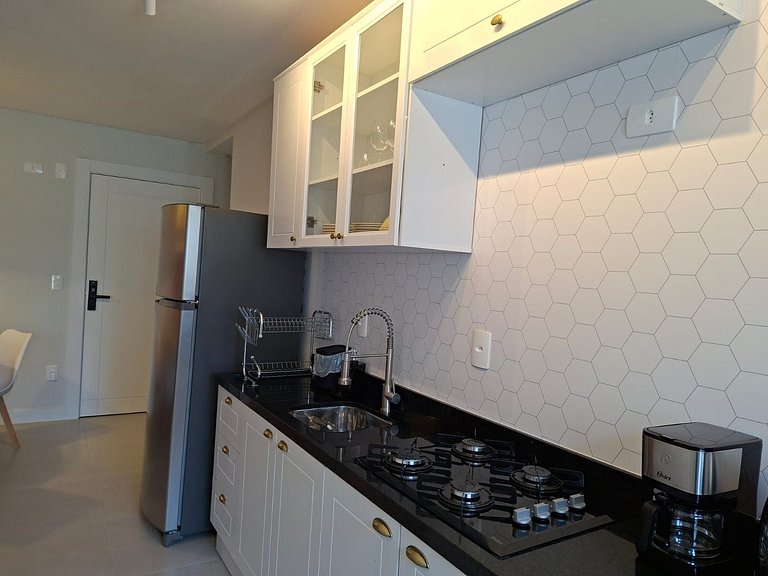 Apto c/ Churrasqueira a 600m da praia EVU1802