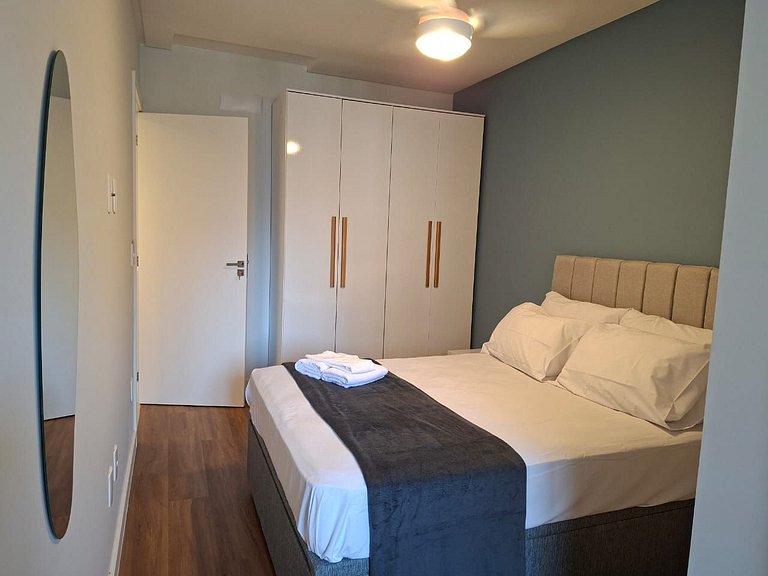 Apto c/ Churrasqueira a 600m da praia EVU1802