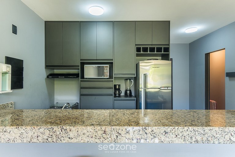 Apto em Cond. c/ Piscina e Academia SVO0004