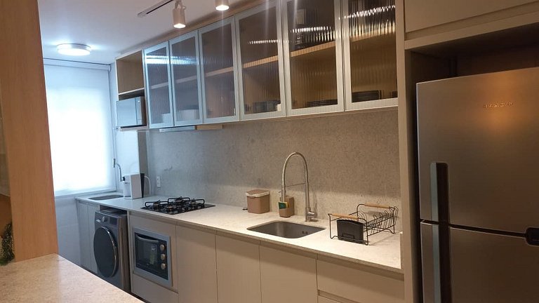 Apto c/ churrasq. e varanda a 220m do Mar RTY0216