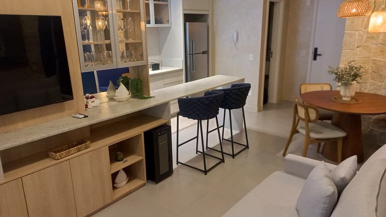 Apto c/ churrasq. e varanda a 220m do Mar RTY0216