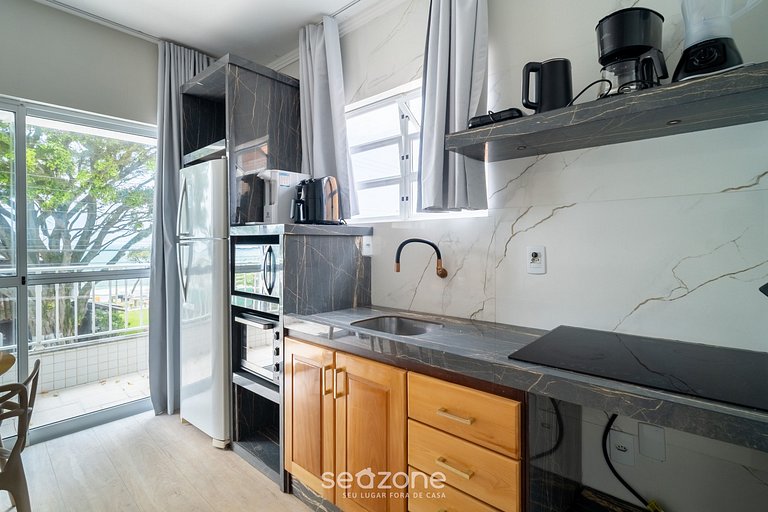 Apto c/ varanda, churrasqueira e vista mar RBV0103