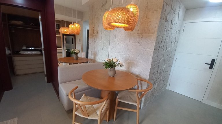 Apto c/ churrasq. a poucos passos do mar RTY0305