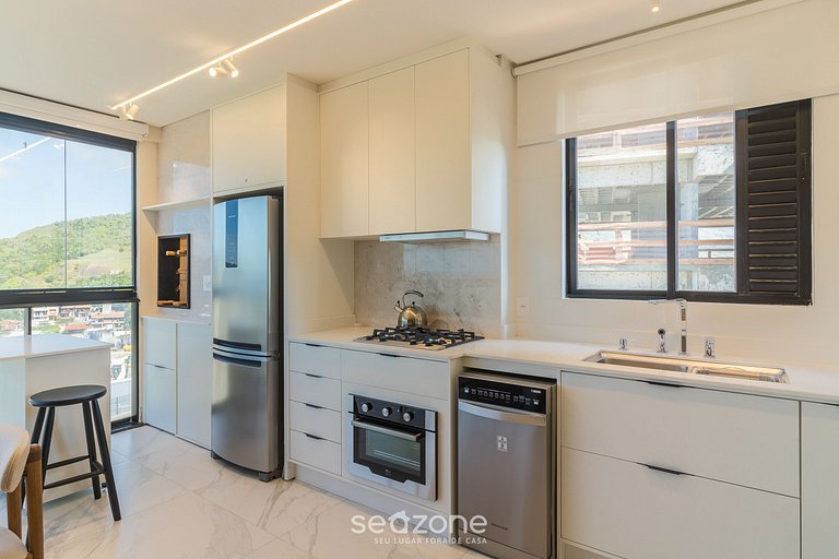 Apto c/ área gourmet a 300m da praia MTR1002