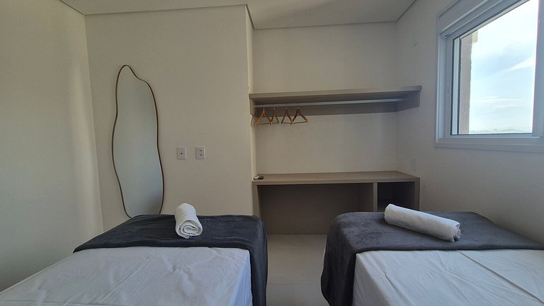 Apto c/ Churrasqueira a 200m da Praia PTC1304