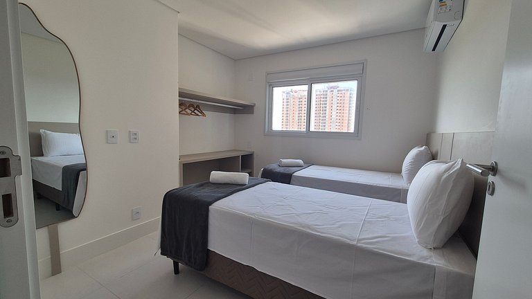 Apto c/ Churrasqueira a 200m da Praia PTC1304